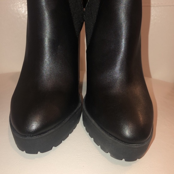 Go To Ankle Boot - Picture 4 of 7
